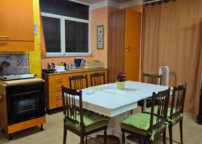 Laya Valentina * Turin